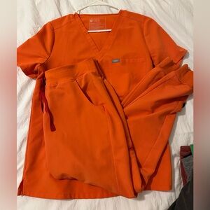 Figs women’s scrub set